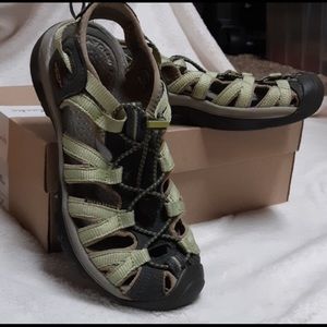 Green water-proof Keens